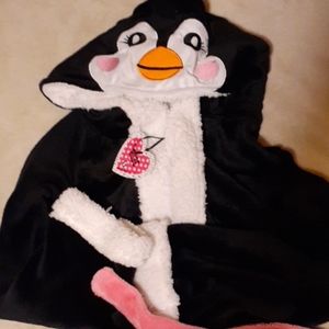 Pingwin bathrobe nwot